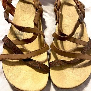 Women’s merrell sandals size 10